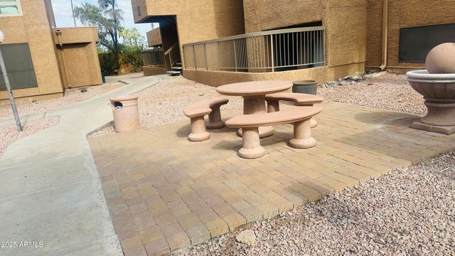 2625 E Indian School Road Unit 142, Phoenix, AZ 85016