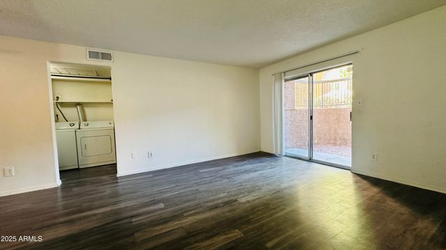 2625 E Indian School Road Unit 142, Phoenix, AZ 85016