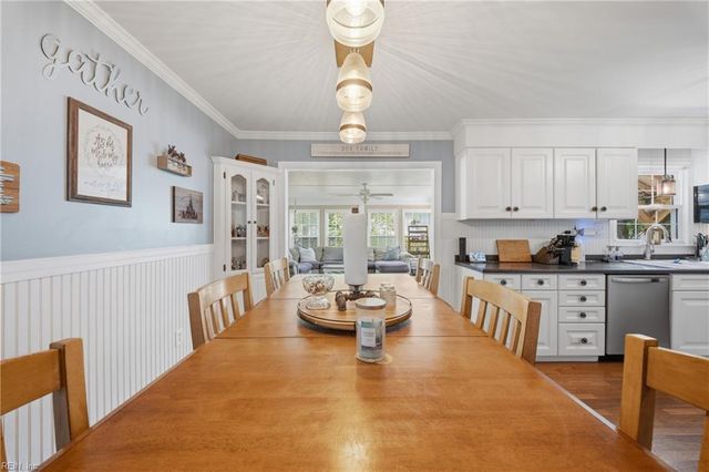 21 Club TER, Newport News, VA 23606