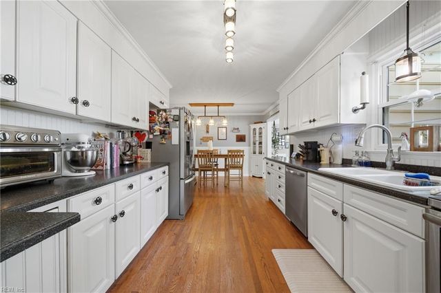 21 Club TER, Newport News, VA 23606