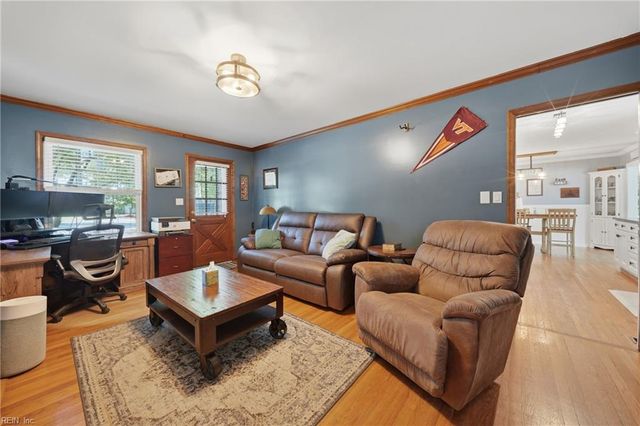 21 Club TER, Newport News, VA 23606