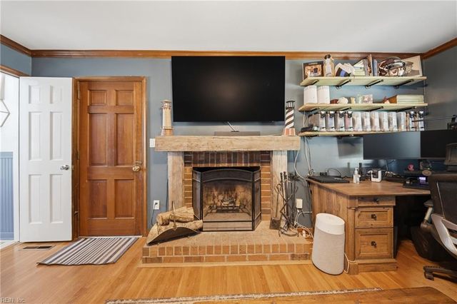 21 Club TER, Newport News, VA 23606