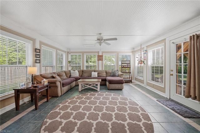 21 Club TER, Newport News, VA 23606