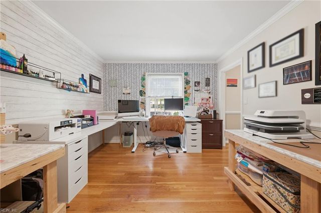 21 Club TER, Newport News, VA 23606