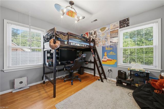 21 Club TER, Newport News, VA 23606