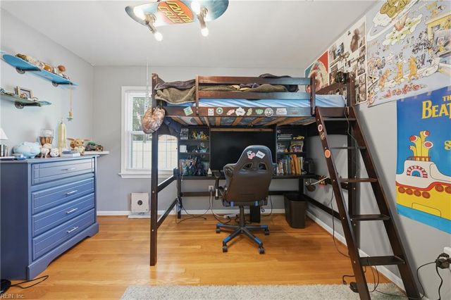 21 Club TER, Newport News, VA 23606