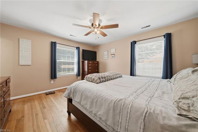 21 Club TER, Newport News, VA 23606