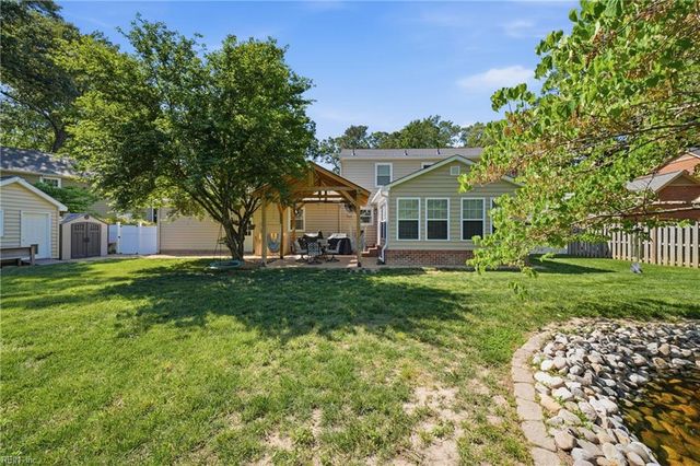 21 Club TER, Newport News, VA 23606