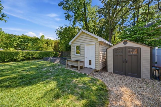 21 Club TER, Newport News, VA 23606
