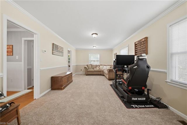 21 Club TER, Newport News, VA 23606