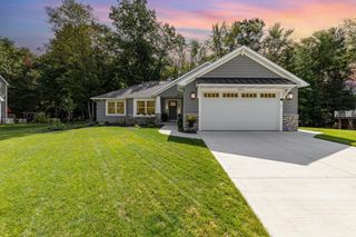 3814 Plumtree Lane, Midland, MI 48642