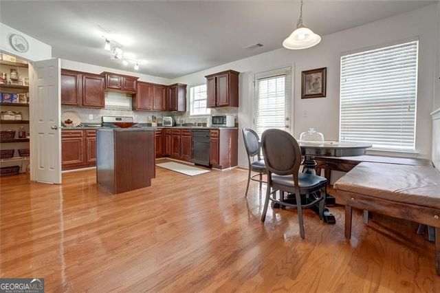 1828 Sandy Trail Drive, Hampton, GA 30228