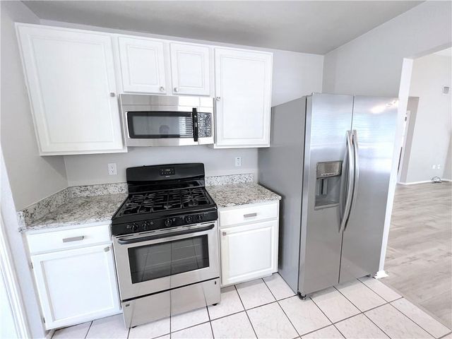 906 E Logan ST, Round Rock, TX 78664