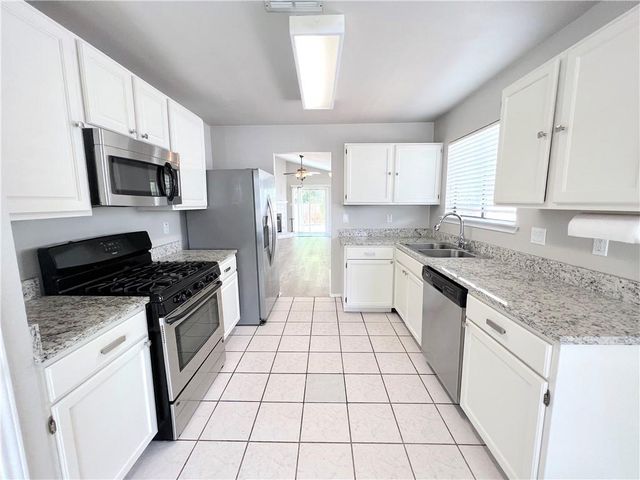 906 E Logan ST, Round Rock, TX 78664