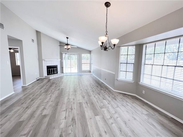 906 E Logan ST, Round Rock, TX 78664