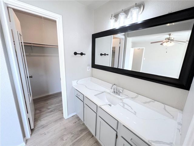 906 E Logan ST, Round Rock, TX 78664