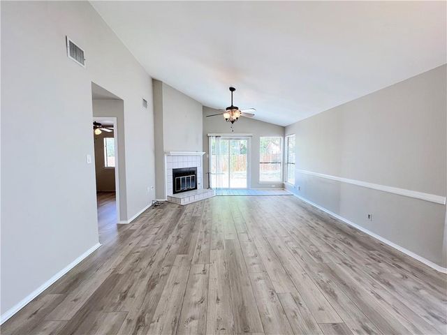 906 E Logan ST, Round Rock, TX 78664
