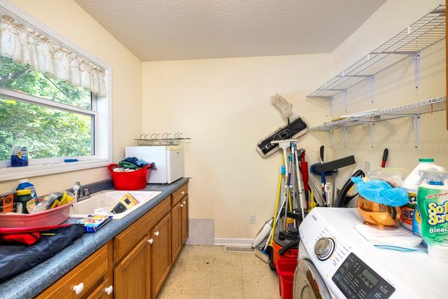 3900 Settlement Road, Dalzell, SC 29040