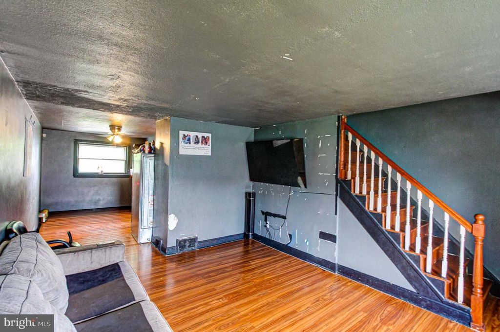 853 DELVIEW DR, FOLCROFT, PA 19032 — photo 2