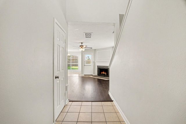 2015 Greencrest Drive, Missouri City, TX 77489