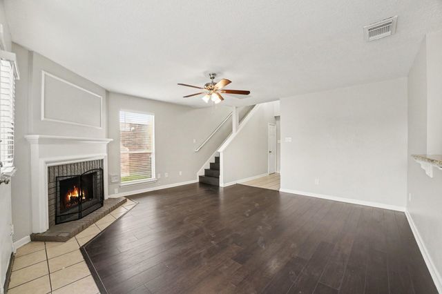 2015 Greencrest Drive, Missouri City, TX 77489