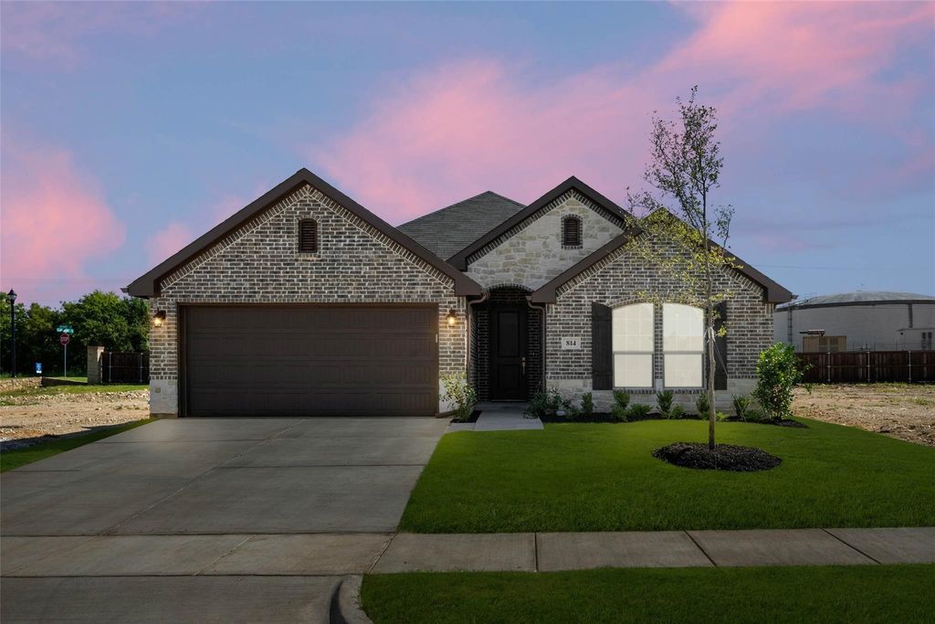 814 Misty Lane, Cleburne, TX 76033