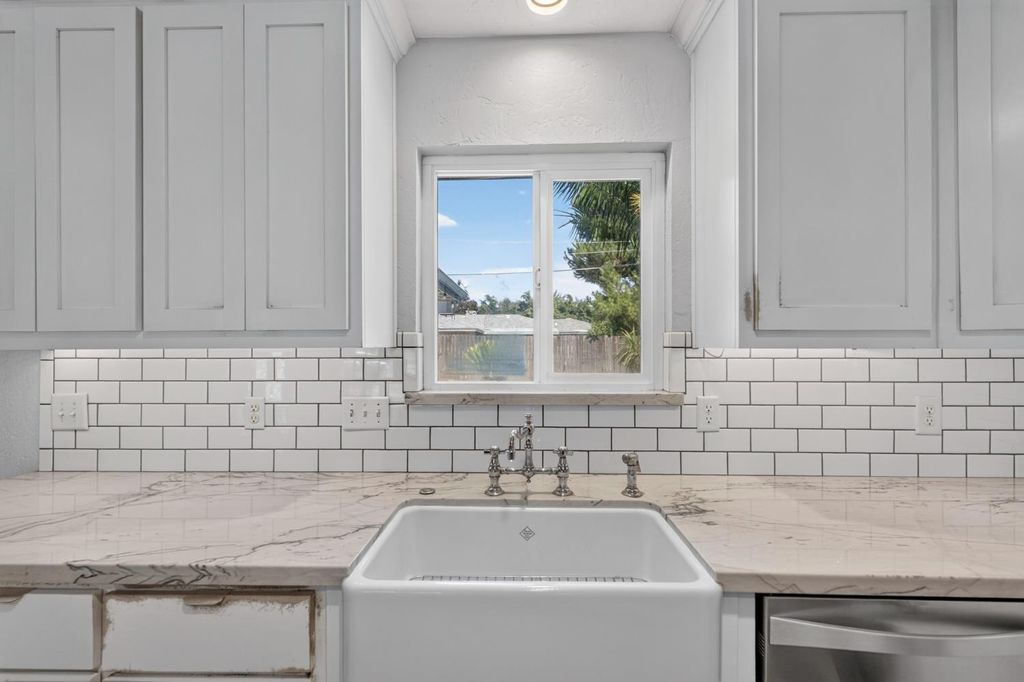 Image 13 of property listing at 421 Shannon Avenue, Madera, CA 93637