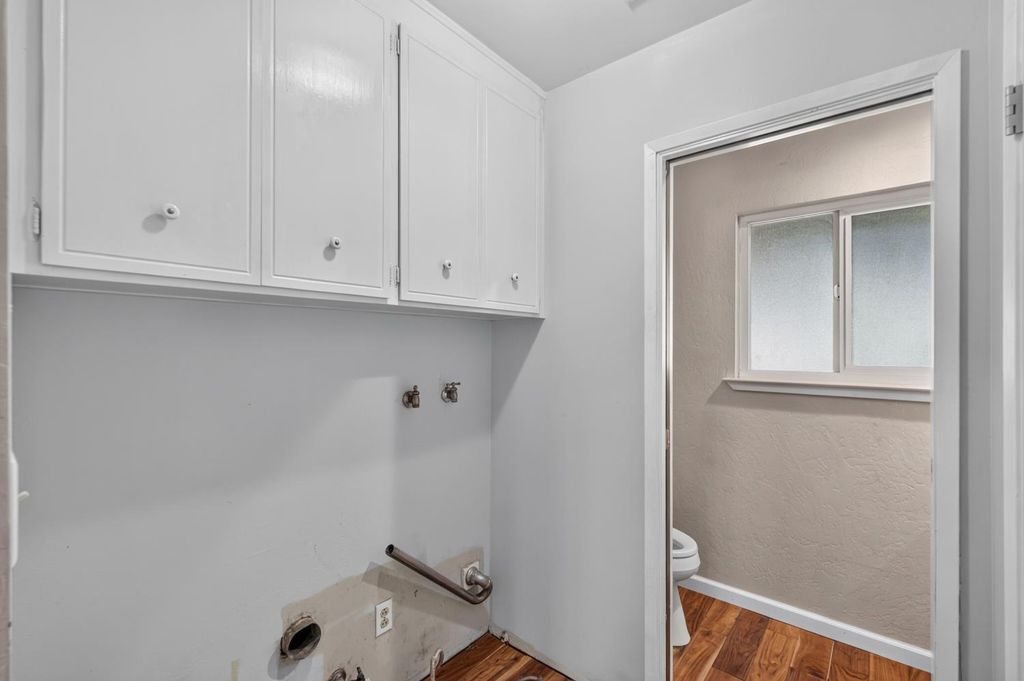Image 15 of property listing at 421 Shannon Avenue, Madera, CA 93637