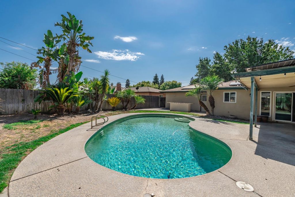 Image 28 of property listing at 421 Shannon Avenue, Madera, CA 93637