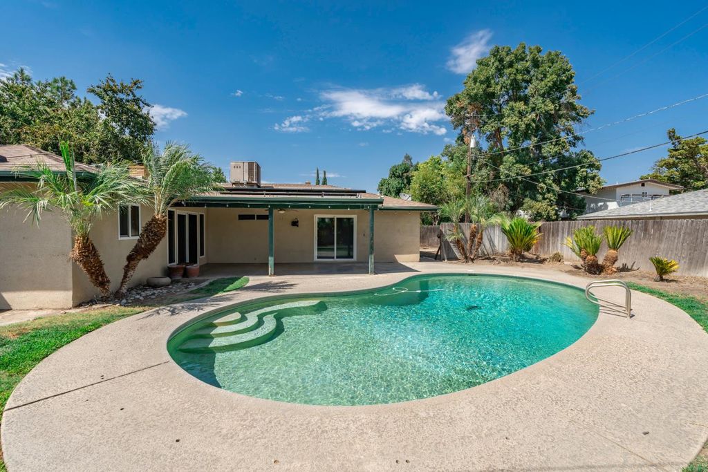 Image 29 of property listing at 421 Shannon Avenue, Madera, CA 93637