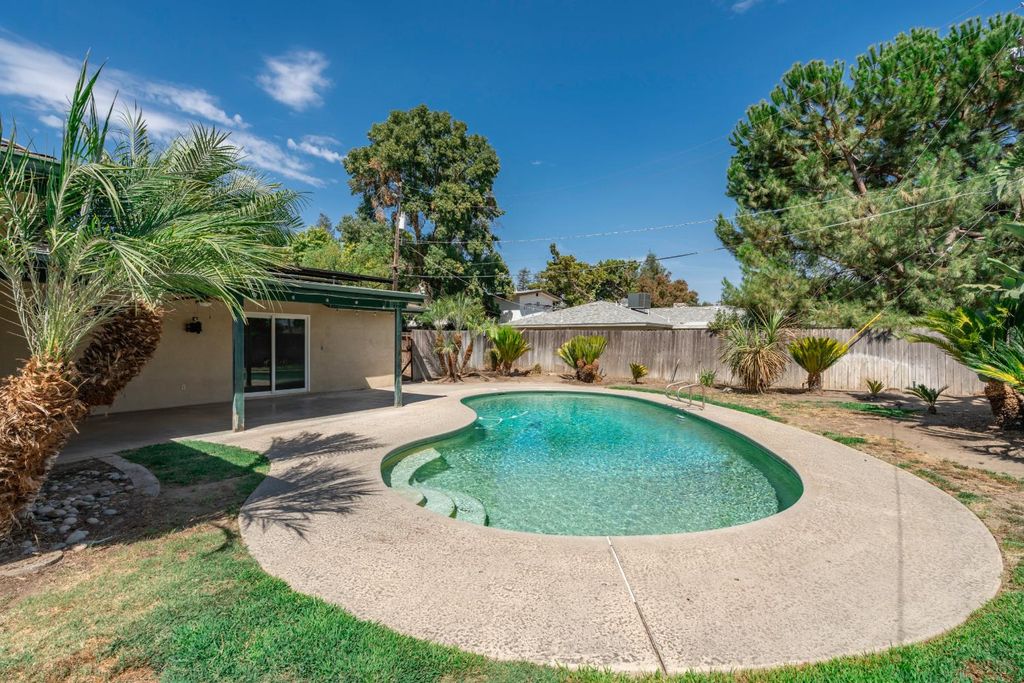 Image 30 of property listing at 421 Shannon Avenue, Madera, CA 93637