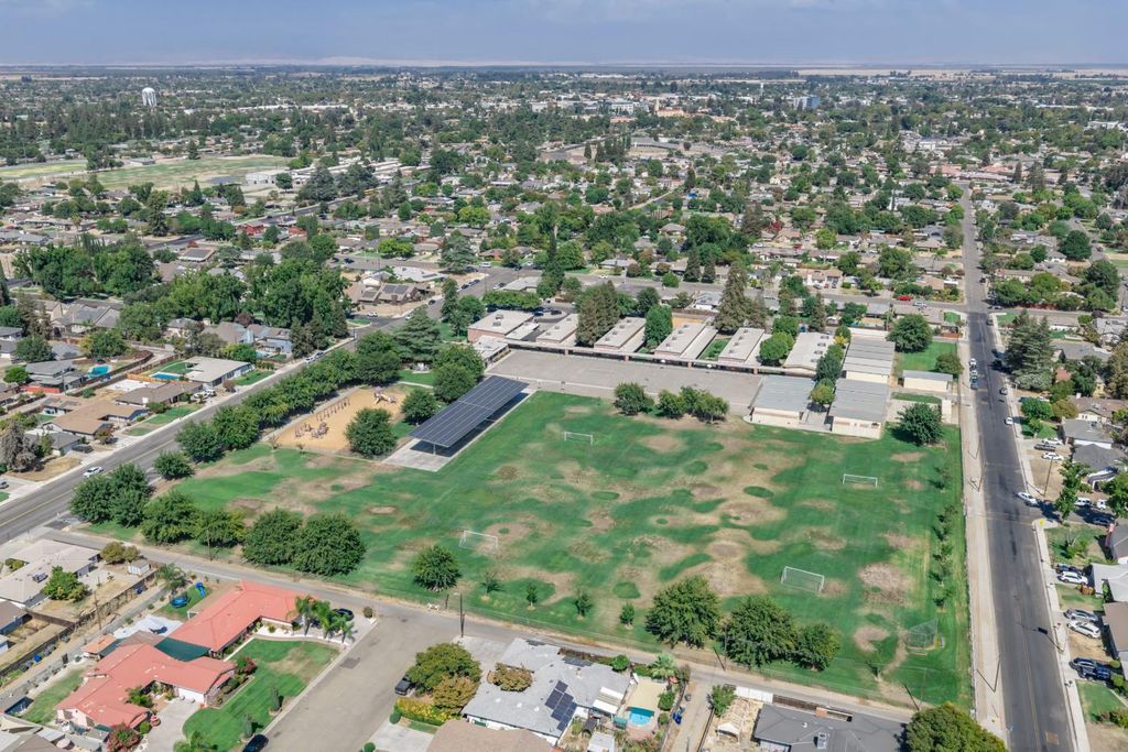 Image 39 of property listing at 421 Shannon Avenue, Madera, CA 93637