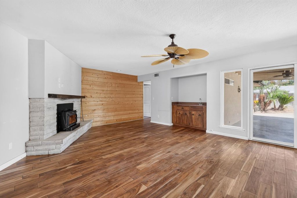 Image 5 of property listing at 421 Shannon Avenue, Madera, CA 93637