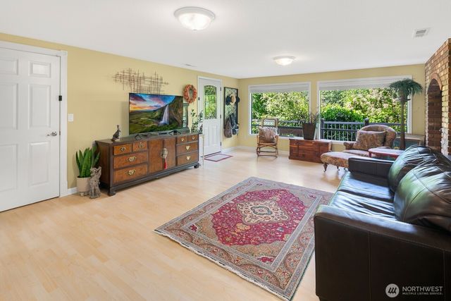 1133 8th Drive, Mukilteo, WA 98275