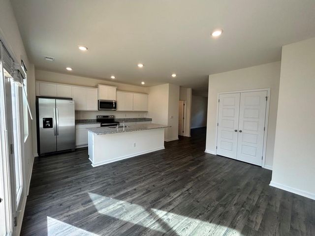 1253 Cades Walk, Lawrenceville, GA 30045