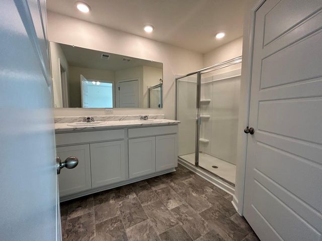 1253 Cades Walk, Lawrenceville, GA 30045