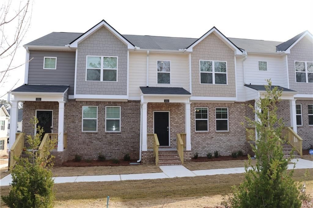 1253 Cades Walk, Lawrenceville, GA 30045