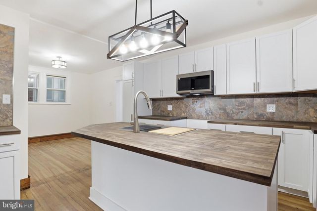 33 SPRENKLE AVE, Hanover, PA 17331