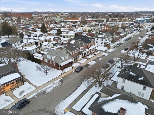 33 SPRENKLE AVE, Hanover, PA 17331