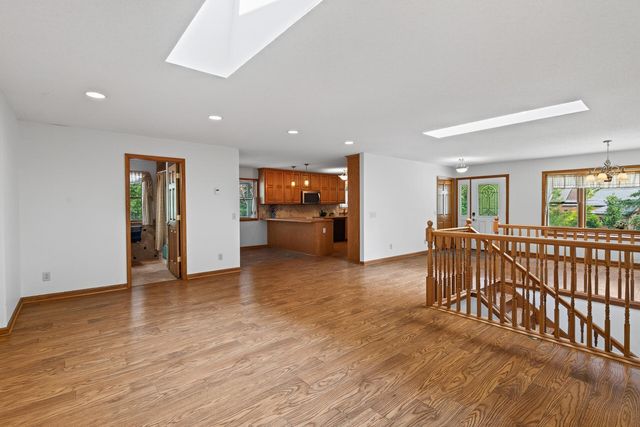11833 Shady Oak Lane, Minnetonka, MN 55343