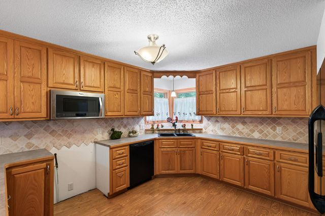 11833 Shady Oak Lane, Minnetonka, MN 55343