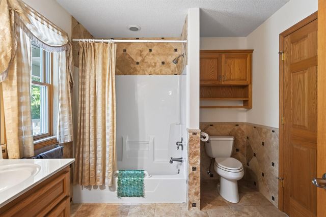 11833 Shady Oak Lane, Minnetonka, MN 55343