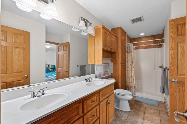11833 Shady Oak Lane, Minnetonka, MN 55343