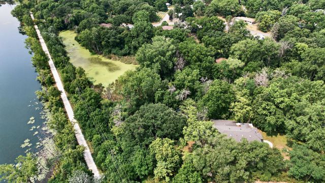 11833 Shady Oak Lane, Minnetonka, MN 55343