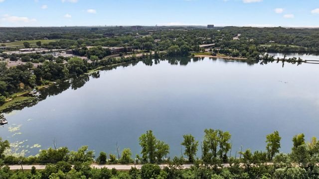 11833 Shady Oak Lane, Minnetonka, MN 55343