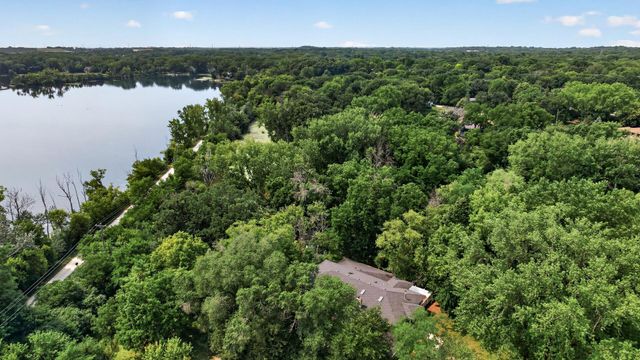 11833 Shady Oak Lane, Minnetonka, MN 55343