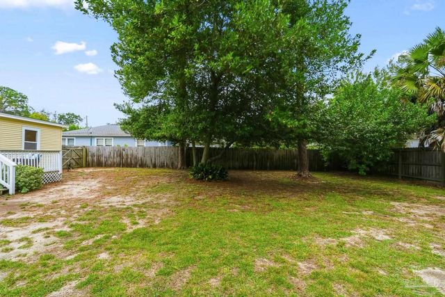 1722 E Hatton St, Pensacola, FL 32503
