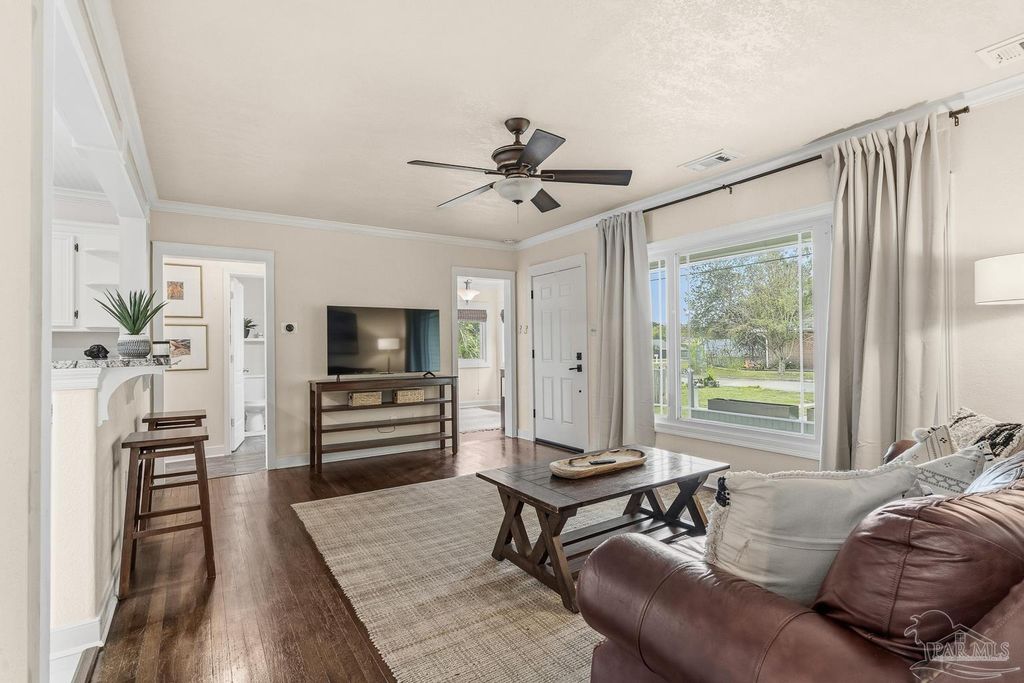 1722 E Hatton St, Pensacola, FL 32503