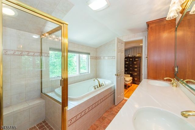 4 Hamilton Ct, Hanover Twp., NJ 07981