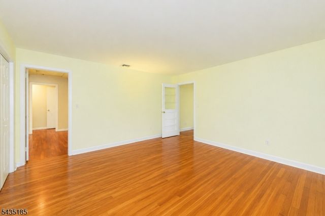 4 Hamilton Ct, Hanover Twp., NJ 07981